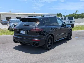 Porsche Cayenne 2016 AWD GTS SUV de 4 puertas