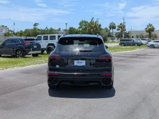 Porsche Cayenne 2016 AWD GTS SUV de 4 puertas