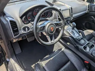 Porsche Cayenne 2016 AWD GTS SUV de 4 puertas