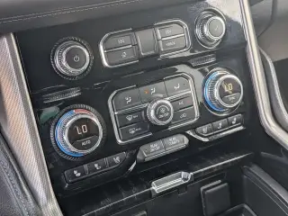 GMC Yukon 2021 4x4 Denali 4p SUV
