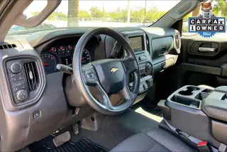 Chevrolet Silverado 1500 2025 4x4 Custom 4 puertas Cabina Crew 5.8 pies. SB