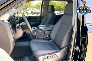 Chevrolet Silverado 1500 2025 4x4 Custom 4 puertas Cabina Crew 5.8 pies. SB