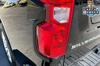 Chevrolet Silverado 1500 2025 4x4 Custom 4 puertas Cabina Crew 5.8 pies. SB