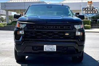 Chevrolet Silverado 1500 2025 4x4 Custom 4 puertas Cabina Crew 5.8 pies. SB