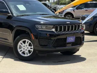 Jeep Grand Cherokee 2025 4x2 Laredo 4 puertas SUV