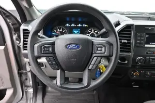 Ford F-150 2017 4x2 XLT 4 puertas SuperCrew 5.5 pies. SB