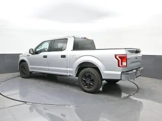 Ford F-150 2017 4x2 XLT 4 puertas SuperCrew 5.5 pies. SB