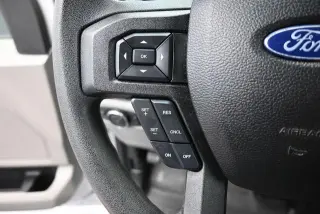 Ford F-150 2017 4x2 XLT 4 puertas SuperCrew 5.5 pies. SB