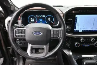 Ford F-150 2023 4x4 Lariat 4 puertas SuperCrew 5.5 pies. SB
