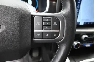 Ford F-150 2023 4x4 Lariat 4 puertas SuperCrew 5.5 pies. SB
