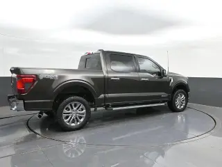 Ford F-150 2024 4x4 XLT 4 puertas SuperCrew 5.5 pies. SB