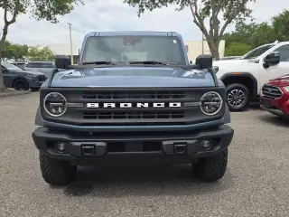 Ford Bronco 2024 4x4 Black Diamond 4 puertas SUV