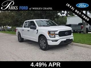 Ford F-150 2023 4x2 XL 4 puertas SuperCrew 5.5 pies. SB