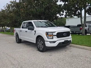 Ford F-150 2023 4x2 XL 4 puertas SuperCrew 5.5 pies. SB