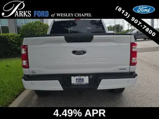 Ford F-150 2023 4x2 XL 4 puertas SuperCrew 5.5 pies. SB