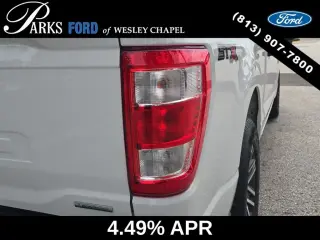 Ford F-150 2023 4x2 XL 4 puertas SuperCrew 5.5 pies. SB