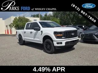 Ford F-150 2025 4x2 STX 4 puertas SuperCrew 5.5 pies SB