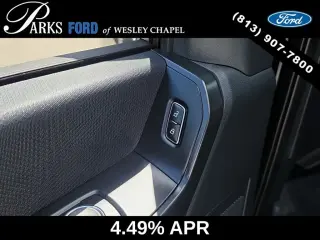 Ford F-150 2024 4x2 STX 4 puertas SuperCrew 5.5 pies. SB