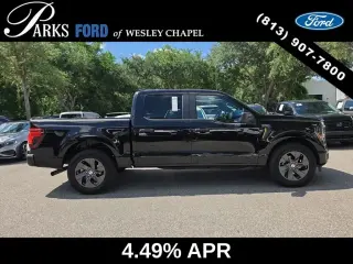 Ford F-150 2025 4x2 STX 4 puertas SuperCrew 5.5 pies SB