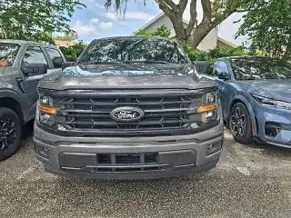 Ford F-150 2024 4x2 XLT 4 puertas SuperCrew 5.5 pies SB
