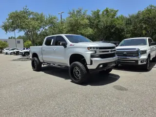 Chevrolet Silverado 1500 2019 4x4 RST 4 puertas Cabina Crew 5.8 ft. SB