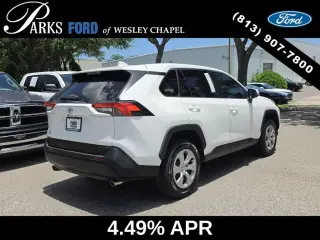 Toyota RAV4 2022 LE 4 puertas SUV