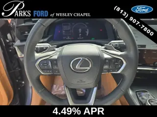 Lexus RZ 300e 2024 Premium 4p Crossover con Ruedas de 18 Pulgadas