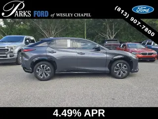 Lexus RZ 300e 2024 Premium 4p Crossover con Ruedas de 18 Pulgadas