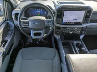 Ford F-150 2024 4x4 XLT 4 puertas SuperCrew 5.5 pies. SB