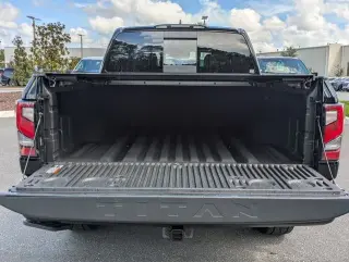 Nissan Titan 2024 4x4 PRO-4X 4 puertas Cabina Crew 5.6 pies. SB