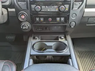 Nissan Titan 2024 4x4 PRO-4X 4 puertas Cabina Crew 5.6 pies. SB