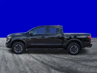 Nissan Titan 2024 4x4 PRO-4X 4 puertas Cabina Crew 5.6 pies. SB