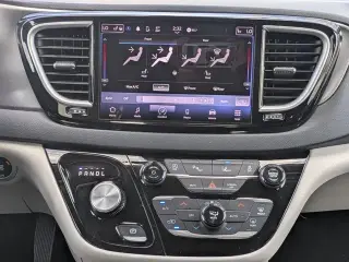 Chrysler Pacifica 2023 Touring L 4 puertas Minivan