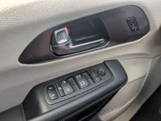 Chrysler Pacifica 2023 Touring L 4 puertas Minivan