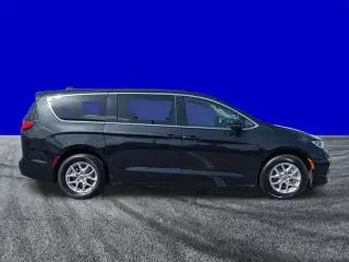 Chrysler Pacifica 2023 Touring L 4 puertas Minivan