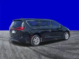 Chrysler Pacifica 2023 Touring L 4 puertas Minivan