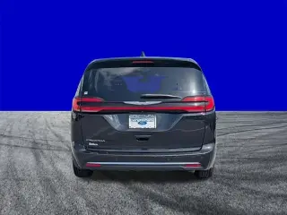 Chrysler Pacifica 2023 Touring L 4 puertas Minivan