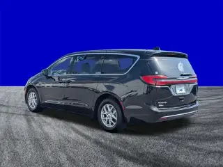 Chrysler Pacifica 2023 Touring L 4 puertas Minivan