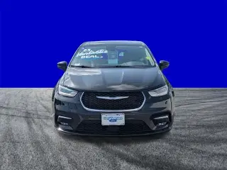 Chrysler Pacifica 2023 Touring L 4 puertas Minivan