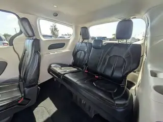 Chrysler Pacifica 2023 Touring L 4 puertas Minivan