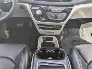 Chrysler Pacifica 2023 Touring L 4 puertas Minivan
