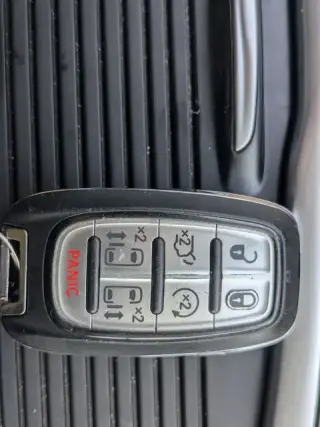 Chrysler Pacifica 2023 Touring L 4 puertas Minivan