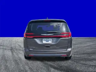 Chrysler Pacifica 2023 Touring L 4 puertas Minivan