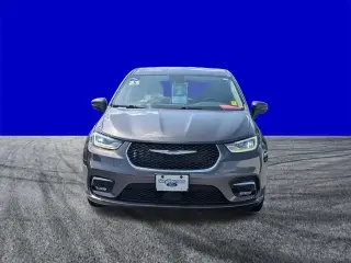 Chrysler Pacifica 2023 Touring L 4 puertas Minivan