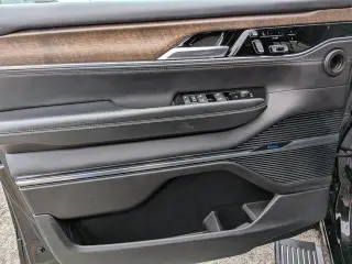 Jeep Grand Wagoneer L 2024 4x4 4 puertas SUV