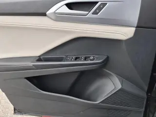 Volkswagen Taos 2025 AWD SE 4Motion 4p SUV