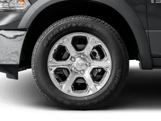 Ram 1500 2017 4x4 Laramie 4 puertas Cabina Crew 5.5 pies. Pickup SB
