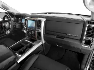 Ram 1500 2017 4x4 Laramie 4 puertas Cabina Crew 5.5 pies. Pickup SB