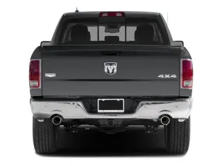 Ram 1500 2017 4x4 Laramie 4 puertas Cabina Crew 5.5 pies. Pickup SB
