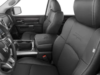 Ram 1500 2017 4x4 Laramie 4 puertas Cabina Crew 5.5 pies. Pickup SB